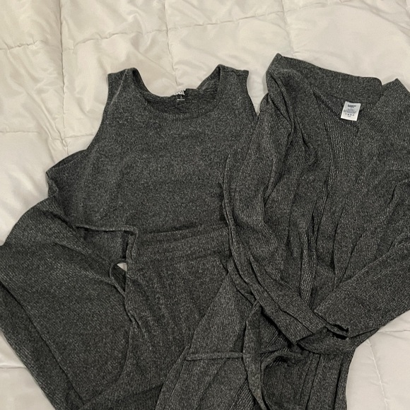 Gray Knit Tank Top and Robe Set - Picture 2 of 5